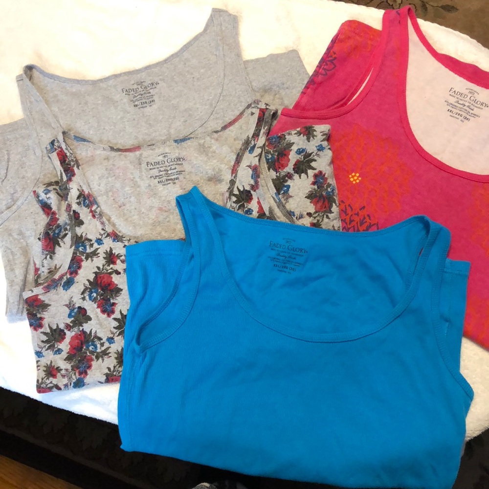 Lot of 4 tank tops.Xxl/20 grey,floral,pink pattern